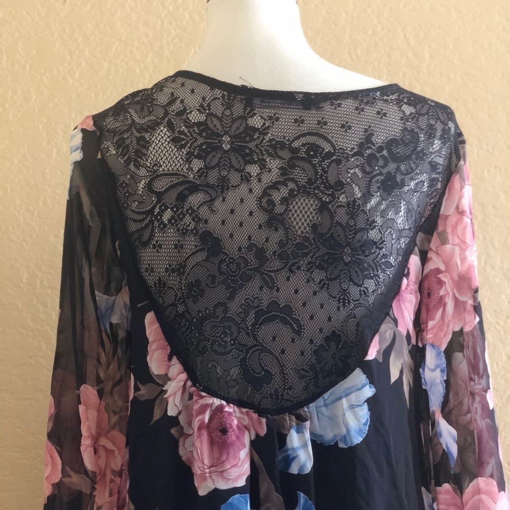 Honey Punch  Bell Sleeve Dress Floral Print Size M - Picture 7 of 8